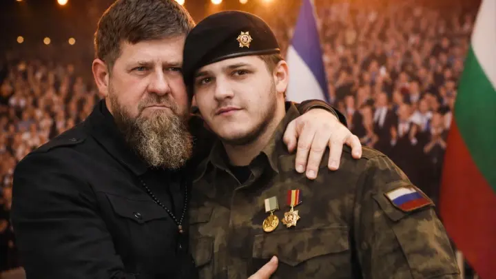 У Адама Кадырова новые погоны. Звёзд стало больше: Новое звание вызвало вопросы