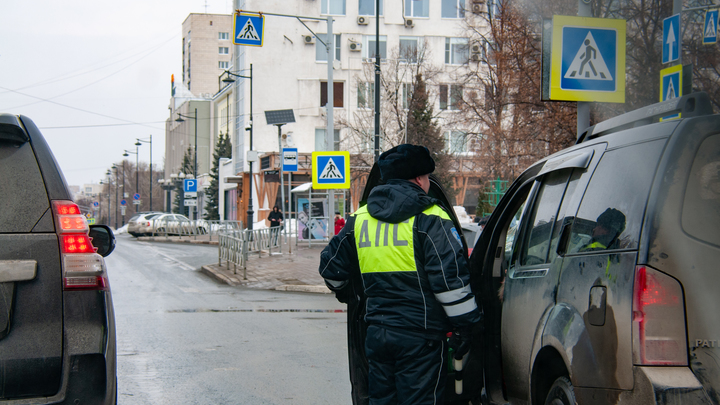Лжеследователя СК РФ с белым порошком задержали в Москве