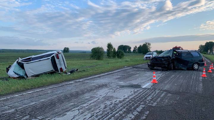 Три человека погибли в лобовом ДТП в Новосибирской области
