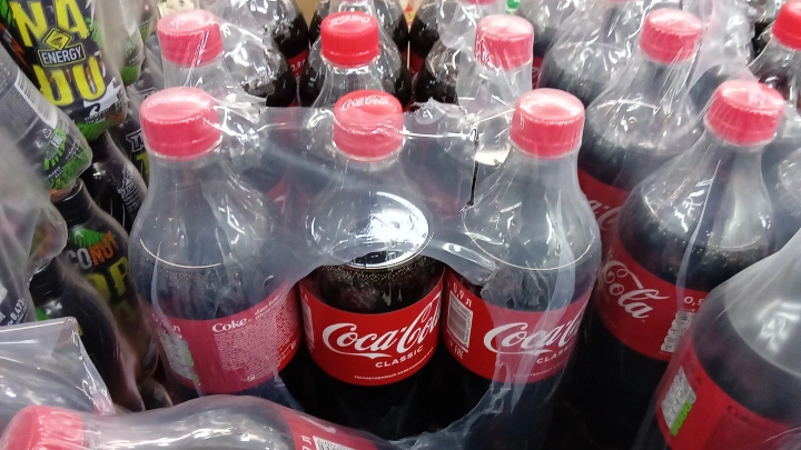 Токсичные напитки от Coca-Cola отзывают из магазинов Европы и Британии