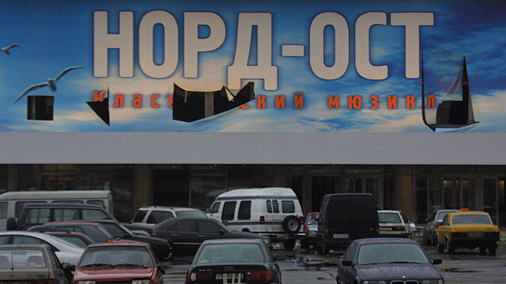 Певшего про теракт в Норд-Осте блогера Хованского оставили в СИЗО: Теперь у него новая стрижка