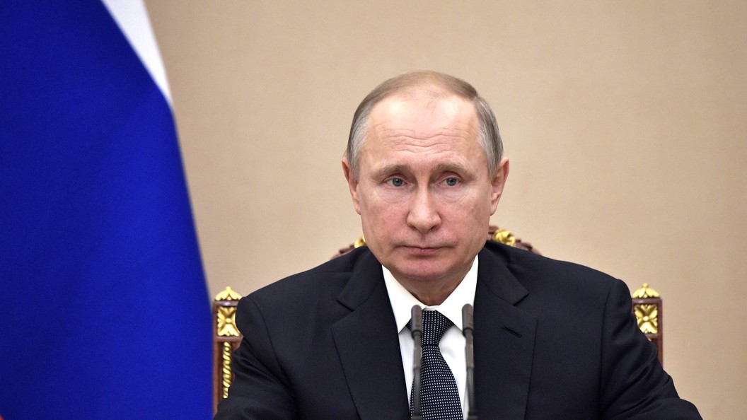 Путин: Разрыв между зарплатами и пенсиями должен быть минимальный Путин: Разрыв между зарплатами и пенсиями должен быть минимальный