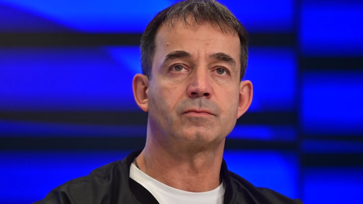 Певцов высказался о Пугачёвой: Нужно как-то останавливать