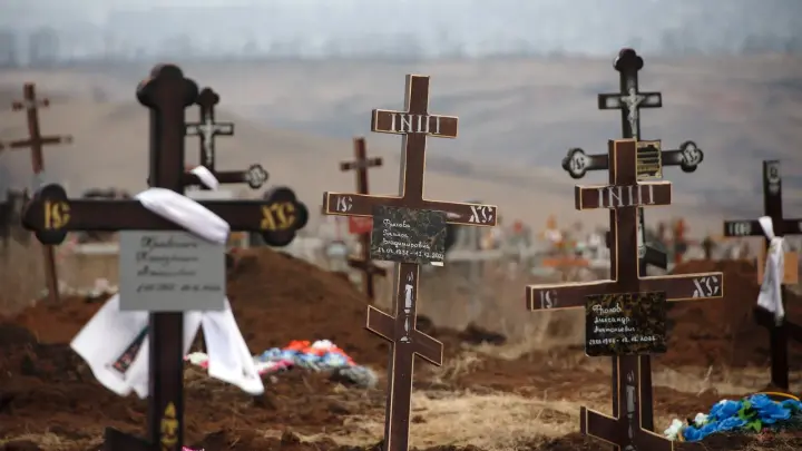 Священник Ефанов объяснил, нужно ли ставить крест на могиле некрещеного