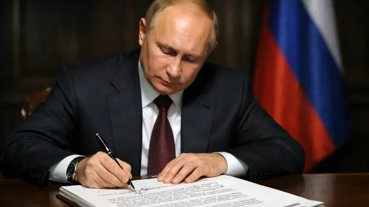 Путин засекретил 45% своих указов: Что происходит? Ответ дал полковник Пинчук