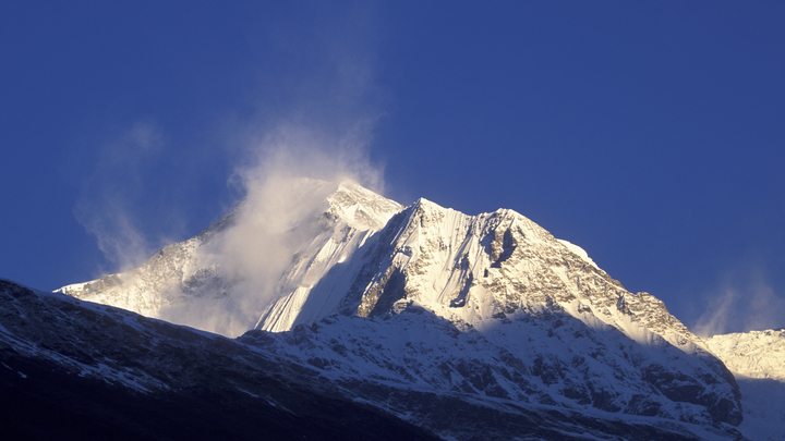Эвакуацию тела разбившейся в Непале пермской альпинистки перенесли на 17 октября