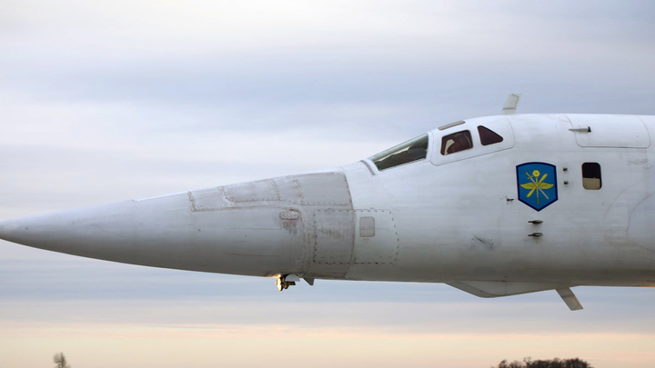 Держали НАТО в напряжении 13 часов: Минобороны показало уникальные кадры с Ту-160