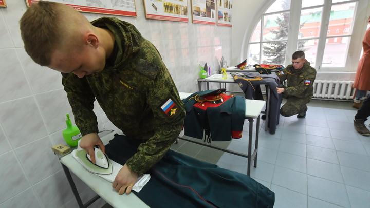 Спрос на военную одежду вырос в Новосибирске после начала частичной мобилизации
