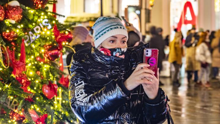 Мощное высказывание: Новосибирцы оценили ёлку из полицейских погон