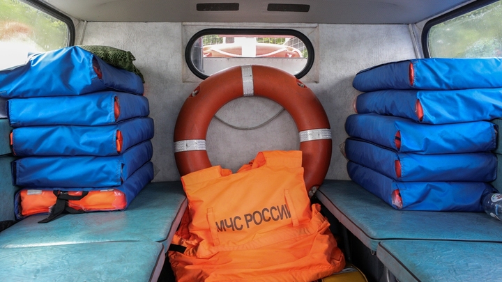 Из-за опасных погодных условий спасатели усилили патрулирование на реках Кузбасса