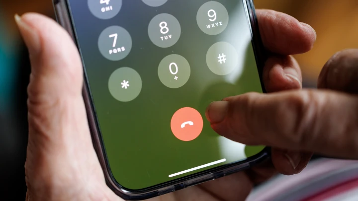 Бербок предложила ответить на пошлины США введением налога на IPhone
