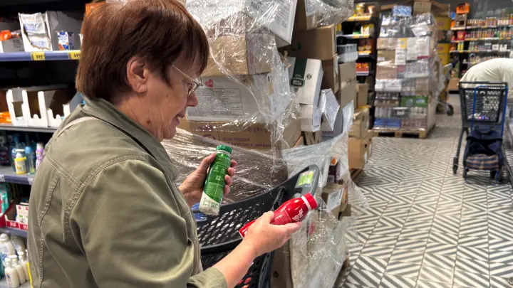 Можно ли есть продукт в магазине до оплаты, объяснили в Роскачестве