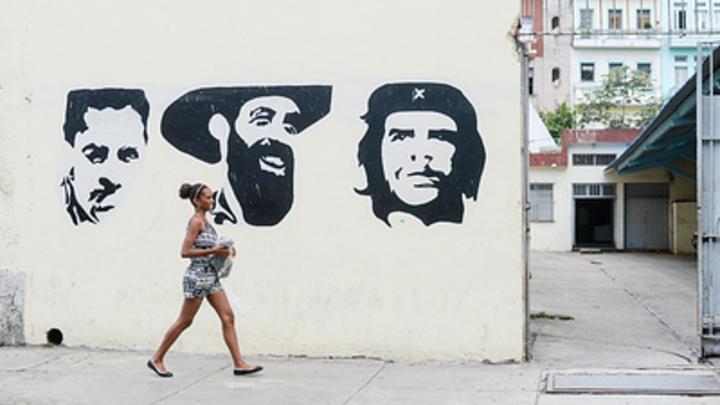 «Нашли себе достойную замену классовой борьбе»: Забыв про заветы Кастро, Куба переметнулась к заповедям Запада