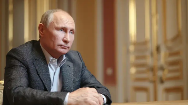 Путин возьмёт паузу: Послание Федеральному собранию отложили. Что говорят в Кремле?