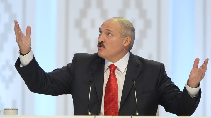 Единственный человек, с которым я мог выпить: Лукашенко вспомнил, как Ельцин учил не реагировать на критику
