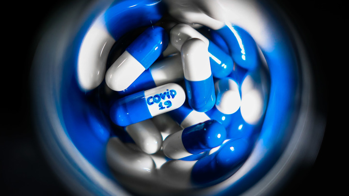 Не стоит ждать чудес: Эксперт объяснил, почему таблетку от COVID не создадут никогда