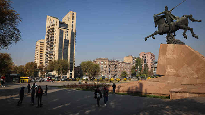 Армения совершает самоубийство: Бежавшим из России релокантам пора плакать