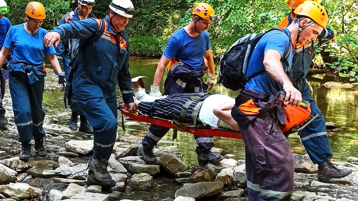 В Сочи женщина травмировала ногу в районе Агурских водопадов