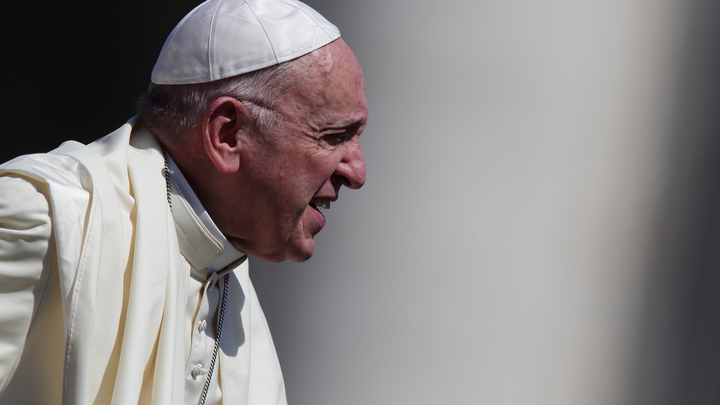 Отпущение грехов - в платной версии: В Сети высмеяли приложение для молитв Папы Франциска