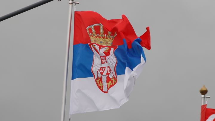 Сербский министр призвал ввести санкции против России. Народ молчать не стал: В отставку!