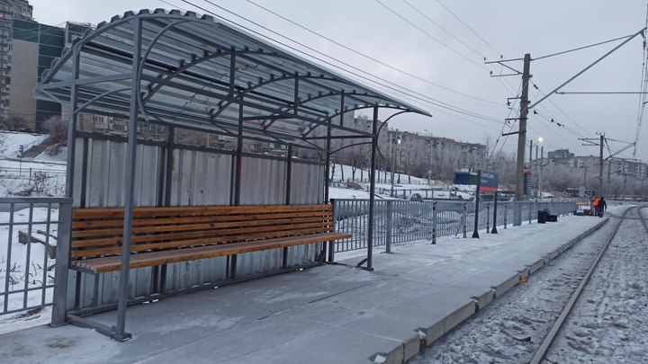 В Екатеринбурге СвЖД построила новую пассажирскую платформу наземного метро