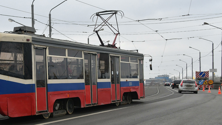 В центре Челябинска ограничили движение трамваев