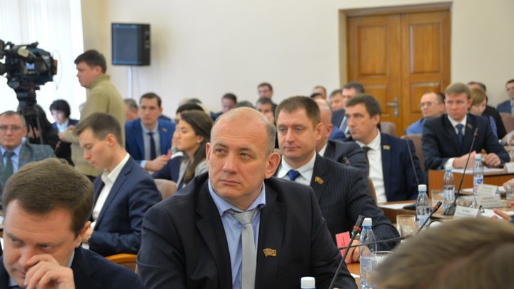 Лимузины и квартиры: депутаты Челябинской гордумы отчитались по доходам