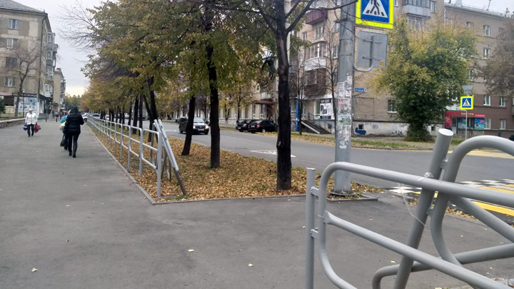 Урбанист доказал, что ограждения в Челябинске ставят не по ГОСТу