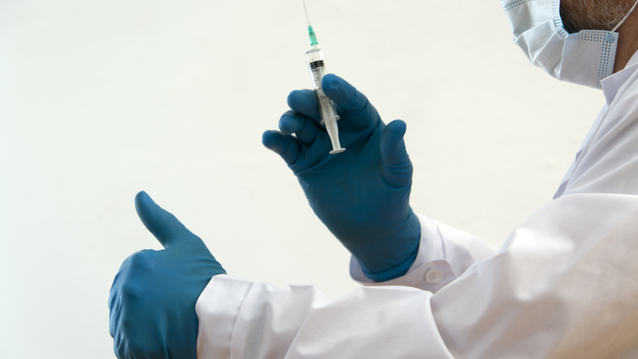 Вакцинация от COVID-19 в Ленобласти набирает обороты: прививается почти 3000 жителей в сутки