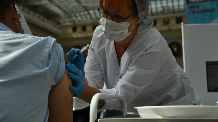 Родителям уральских школьников пришли бланки на вакцинацию детей от коронавируса