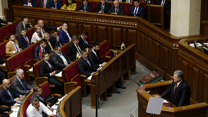 В Киеве сидят не шуты