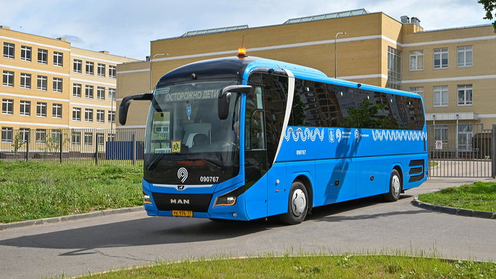 Собянин: Около 480 тыс. учащихся перевезли автобусы Мосгортранса в рамках проекта Музеи - детям