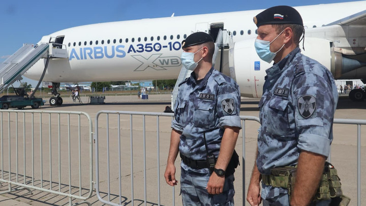 1 к 135: На авиасалоне МАКС безопасность 135 тысяч посетителей охраняли 1000 сотрудников Росгвардии