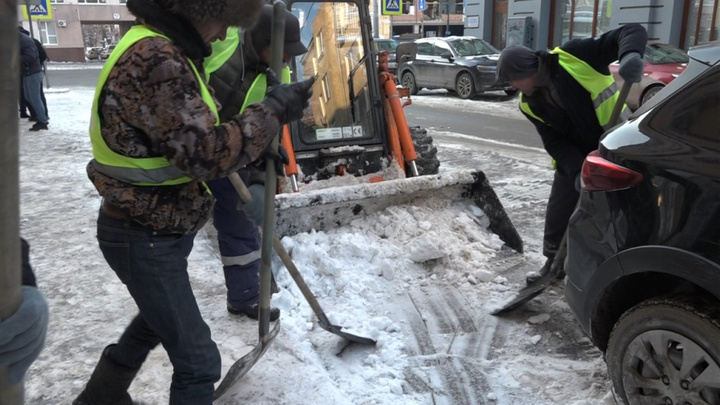 Дорогой ростовский снег: За плохую уборку улиц в январе инспекторы выписали штрафы на 2 млн рублей