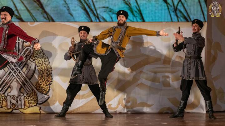 Кубанский казачий хор отметил своё 211-летие началом самого продолжительного гастрольного тура