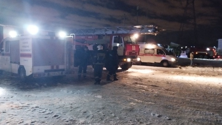В подмосковном Одинцово горит 4320 метров складских площадей