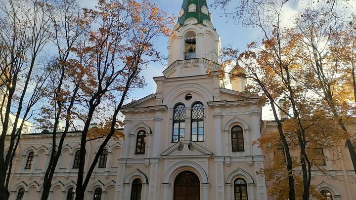 Исидоровская колокольня Новодевичьего монастыря в Петербурге восстановлена в первозданном виде