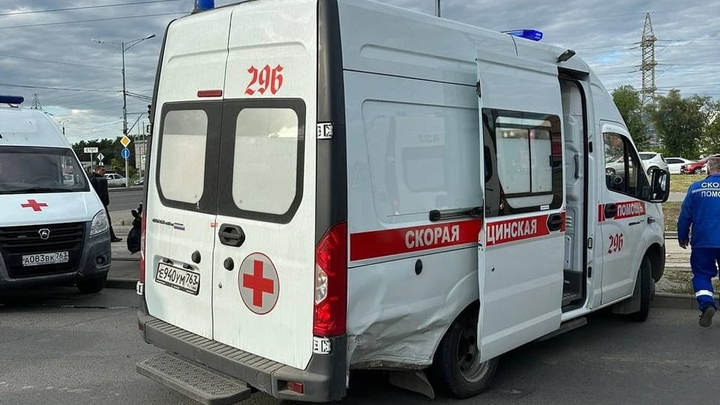 В Самаре Лада протаранила машину скорой на Московском проспекте