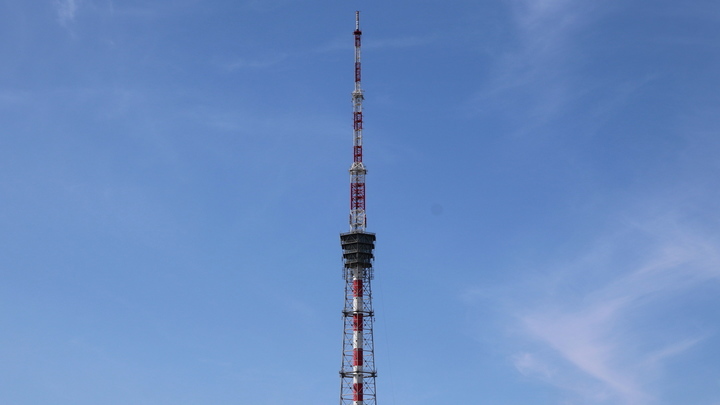 Честная журналистика: Ведущая ВВС показала в новостях средний палец