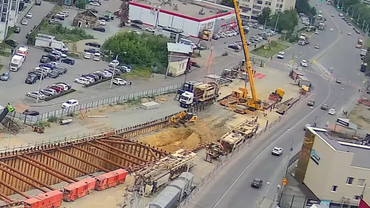 В Челябинск прибыли гигантские буры для метротрама