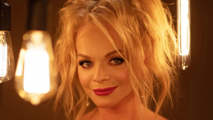 Она – жертва мошенничества: фанаты поддержали Ларису Долину в ситуации со скандалом вокруг квартиры