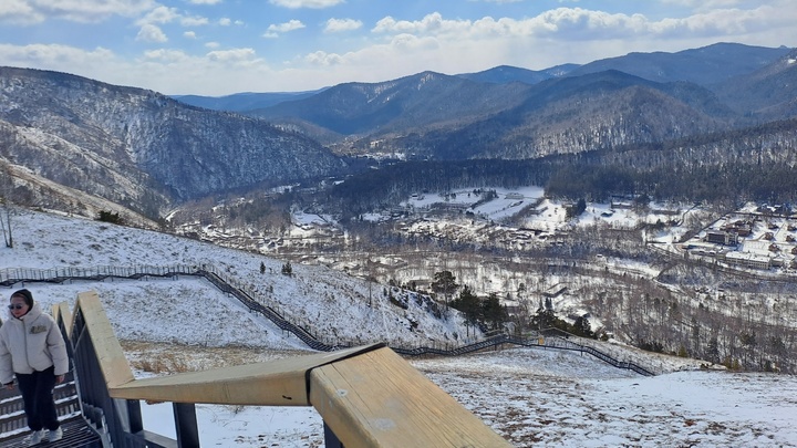 В Красноярске 31-летний турист сорвался со скалы Китайская стенка