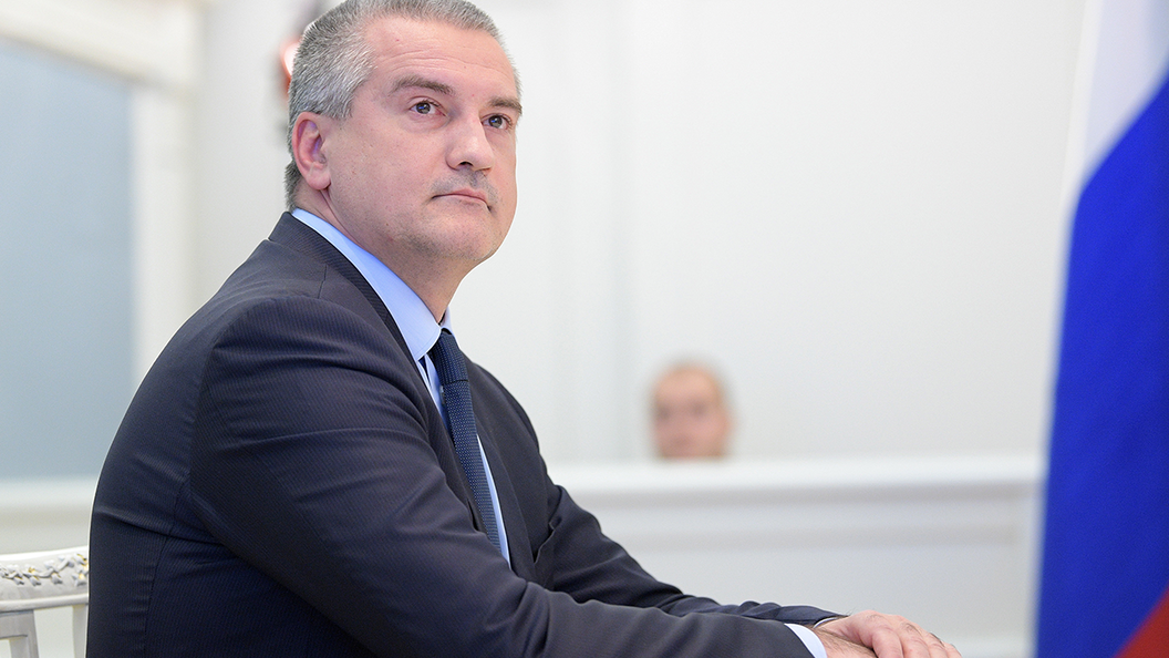Аксенов: Пожизненное правление Путина гарантирует стабильное будущее России Аксенов: Пожизненное правление Путина гарантирует стабильное будущее России