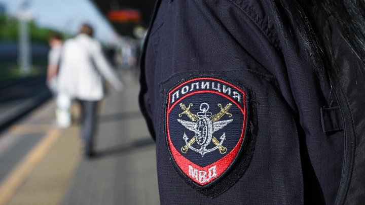 Похищение на Ярославском вокзале. Бородатые мужчины запихнули в багажник мерседеса с мигалкой. Что известно к этому часу