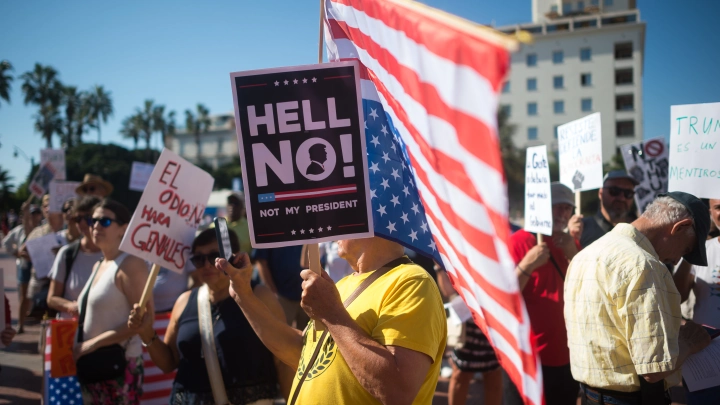 США идут к гражданской войне? Америку охватили бунты против Трампа под лозунгом Без королей