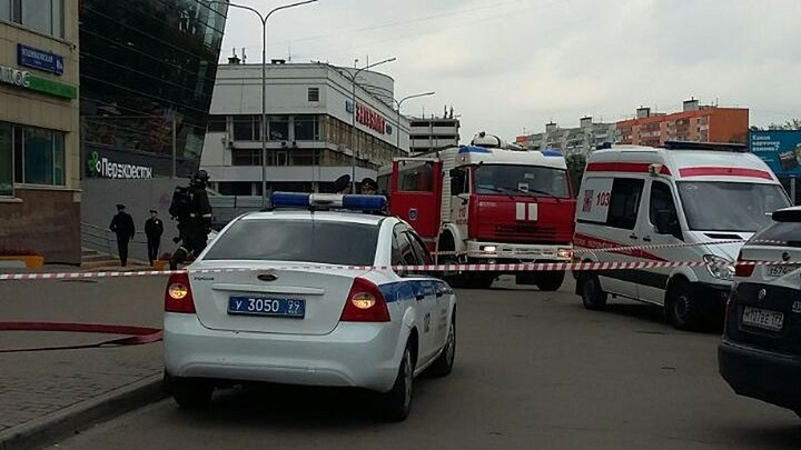 В Челябинске срочно эвакуировали чиновников мэрии, а в Кишиневе - ищут бомбу в здании суда