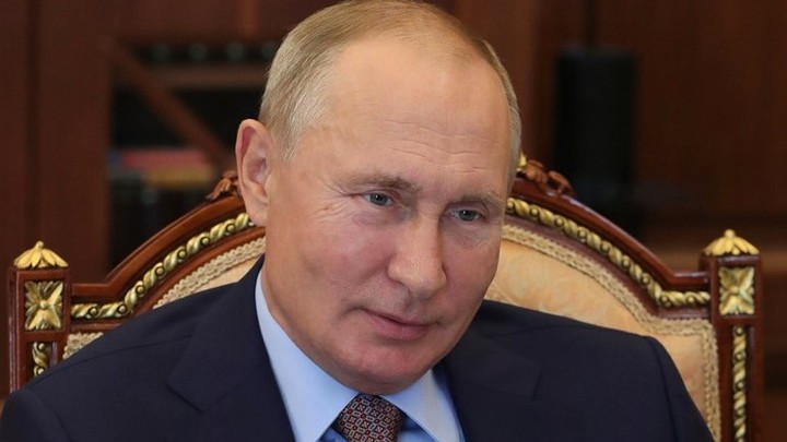 А вы до сих пор штатив не можете?: Путин дважды за пять минут потроллил Михельсона