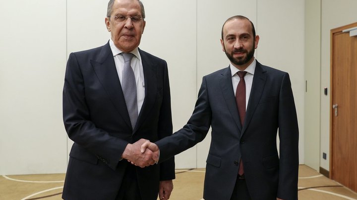 Глава МИД Армении осудил армянофобскую риторику Азербайджана в разговоре с Лавровым