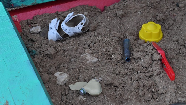 Из-за спин женщин и детей: Блогер рассказал, как воюет украинская армия