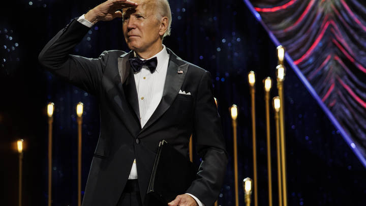 Байден опять оконфузился и даже не понял: Объясняться пришлось сменщице Псаки